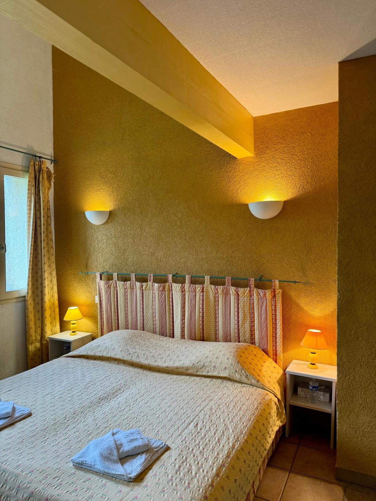 Mas Du Grand Peloux Hotel Port-Saint-Louis-du-Rhone Ruang foto