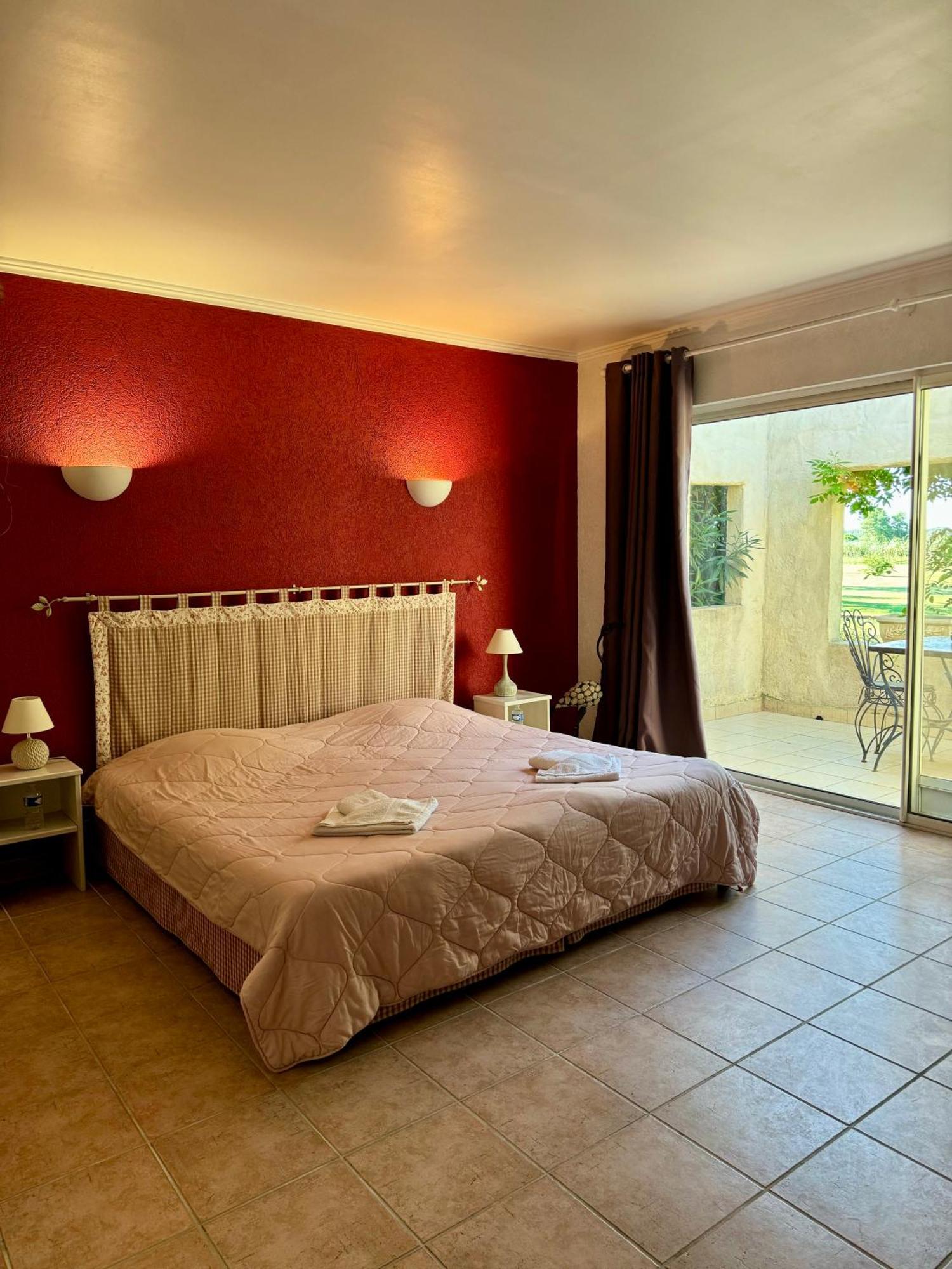 Mas Du Grand Peloux Hotel Port-Saint-Louis-du-Rhone Bagian luar foto